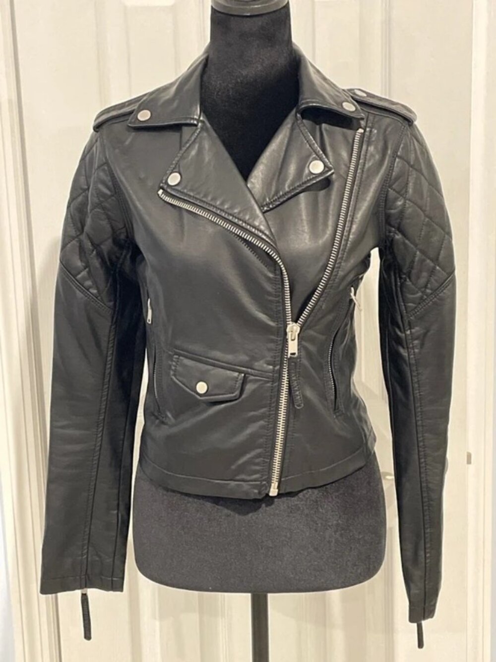 Abercrombie & Fitch Women’s Black Faux Leather Moto Jacket XS NWT